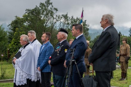 Uroczystość upamiętnienia mjra Adolfa Pilcha - duchowieństwo i oficjalne delegacje